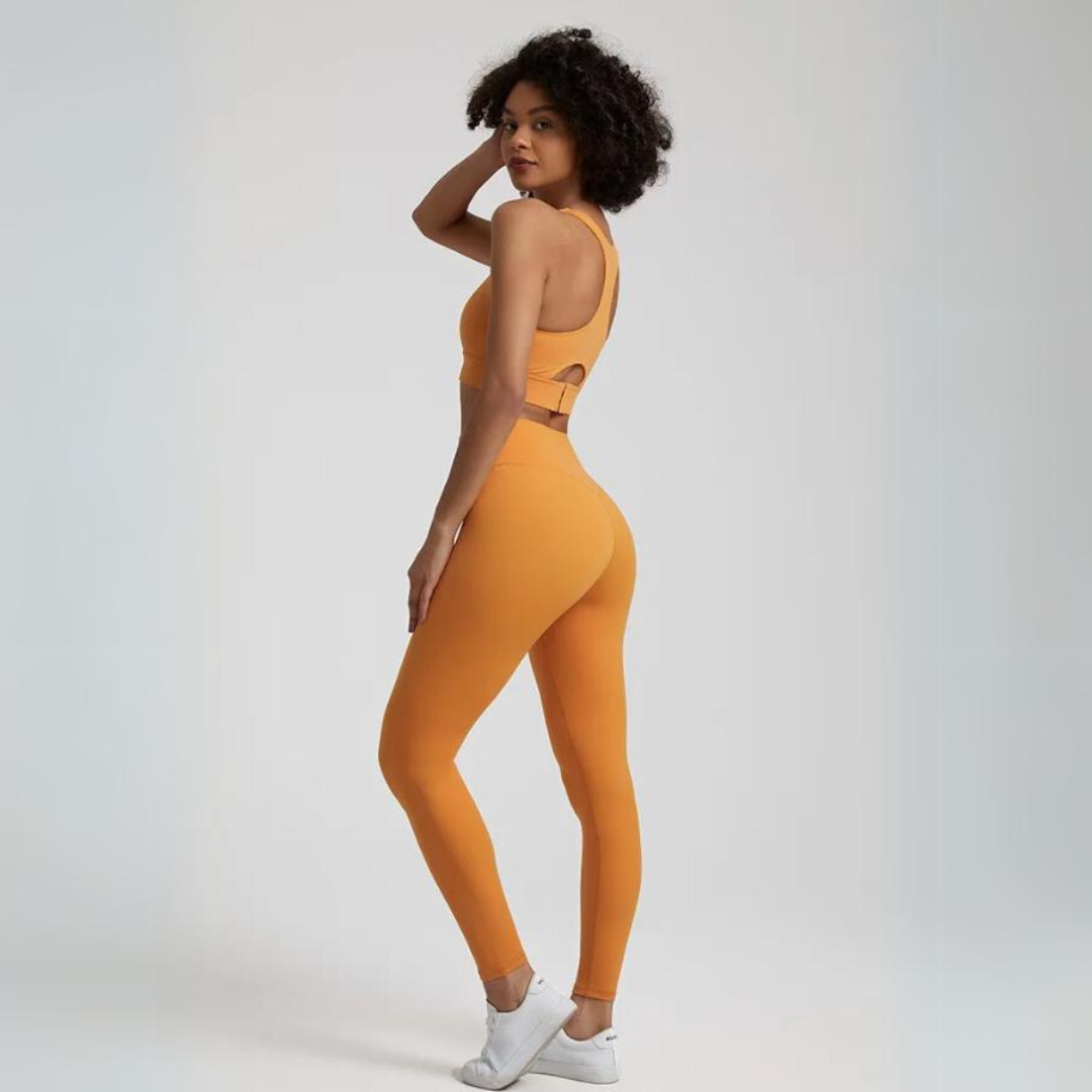 Seamless high waisted leggings and breathable sports bra set - The Maeve Set. Elevate your activewear with comfort, style, and quick-dry technology.