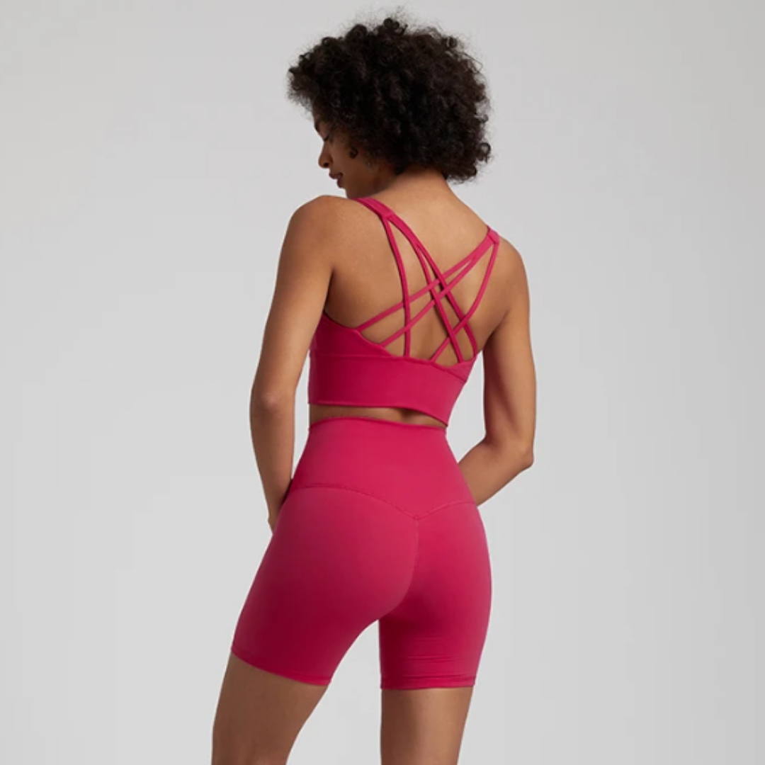 Cleo Set - Elevate your workout with this durable and stylish two-piece activewear set. The quick-dry and compression fit provide ultimate comfort and support for any exercise routine. Crafted from a blend of breathable and high-quality nylon/spandex materials.