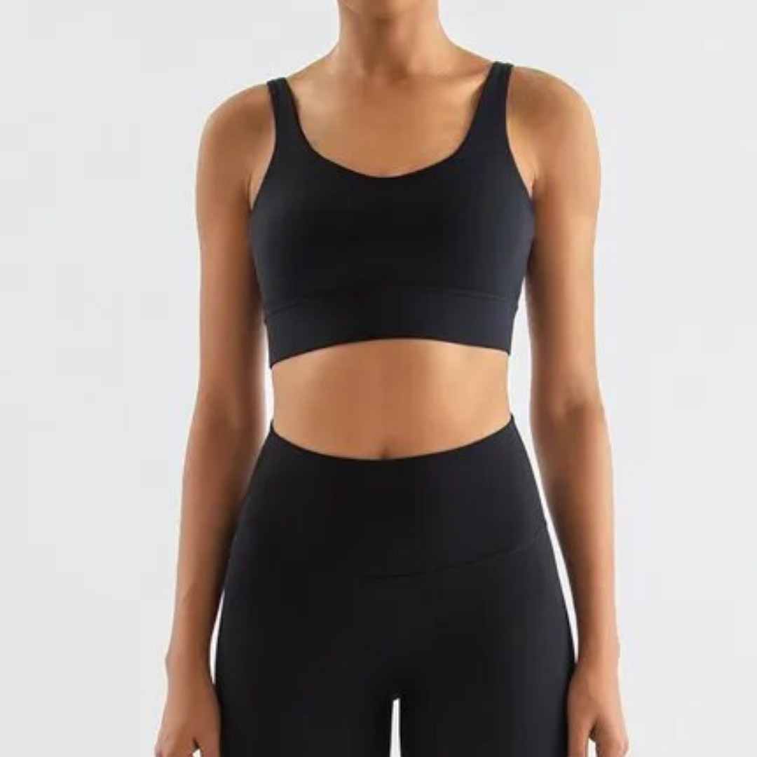 Jacinta Sports Bra: Unbeatable Support, Effortless Comfort, and Stylish Clasp Closure – Elevate Your Workout with Built-In Pads and Breathable Spandex Fabric!"