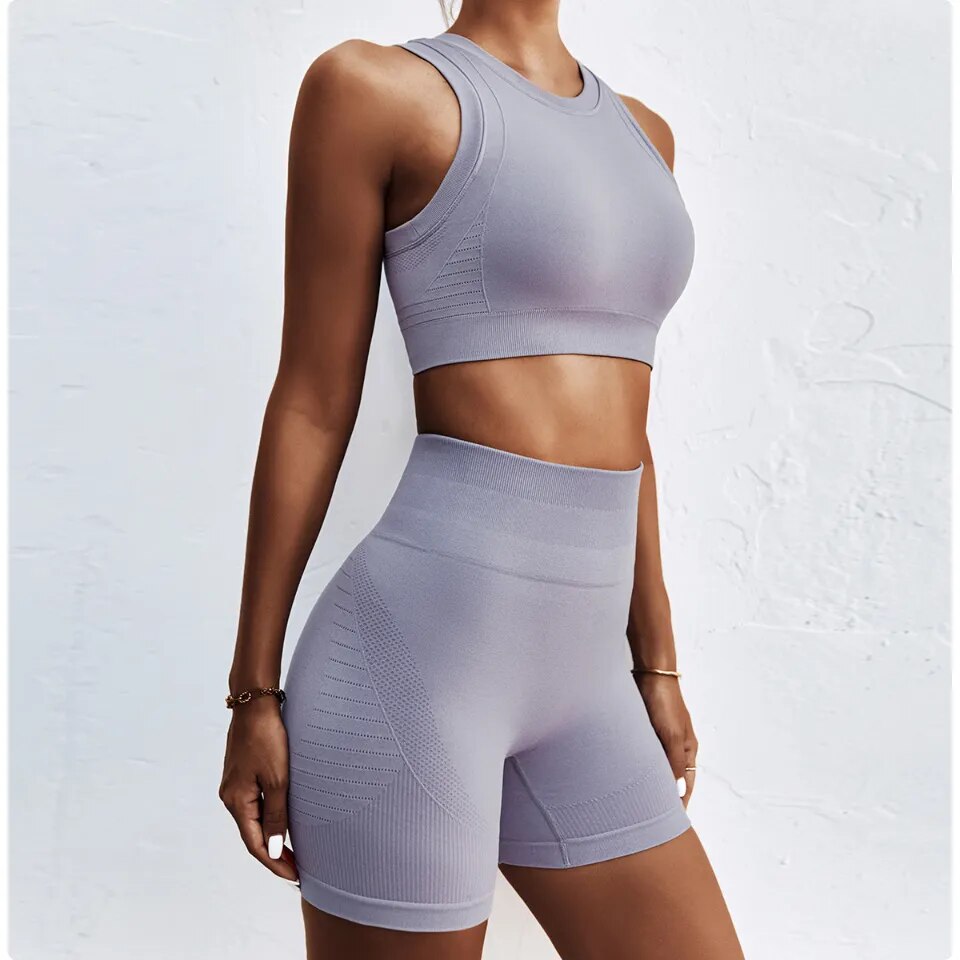 Thalia Set - Breathable and quick-dry spandex for staying fresh and focused. Seamless construction for unmatched comfort during any workout. Elevate your active lifestyle with the stylish and high-performance Thalia Set.